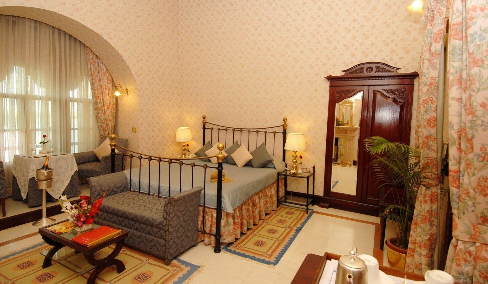 คชเนอร์ พาเลซ เฮอริเทจ Hotel Gajner ภายนอก รูปภาพ